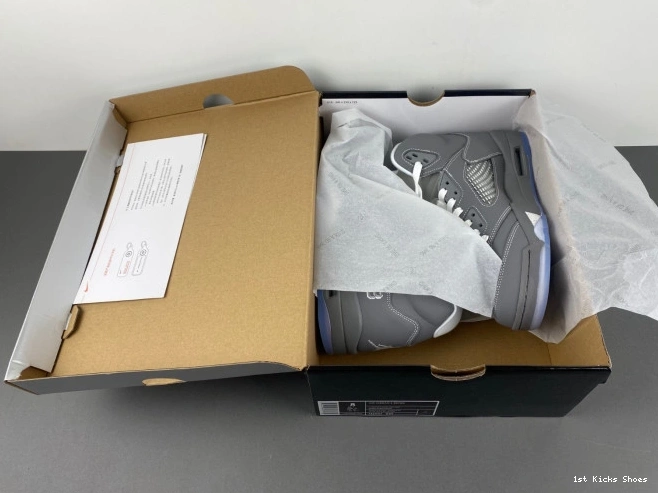 1st Kicks Retro Wolf Air Jordan 136027-005 Grey 5 0816